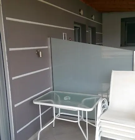 Aimilias Family Apartments Nea Vrasna