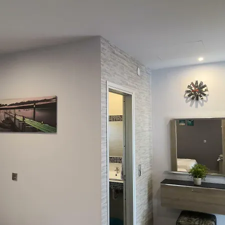 Aimilias Family Apartments * Nea Vrasna